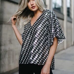 Anna Cate Shimmer Black and Silver Geometric Patterned Top New XS